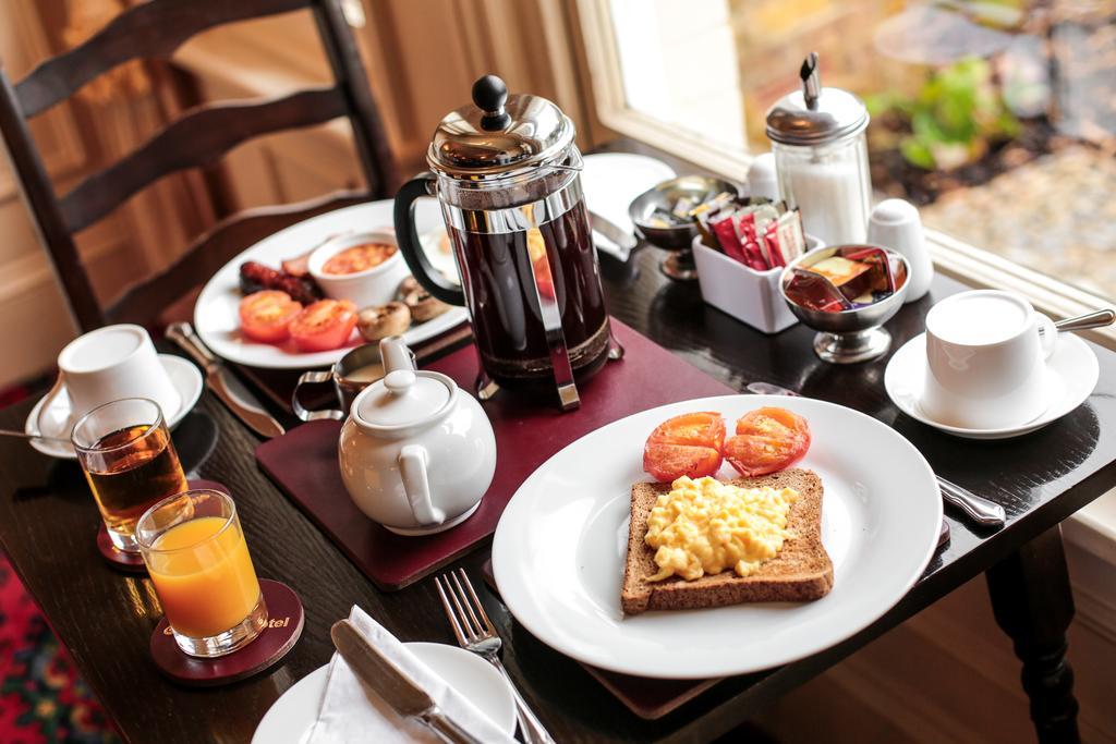 Fernbank Hotel Бейсінгсток Екстер'єр фото
